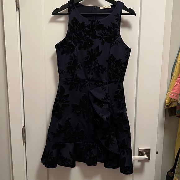 Stylish dress from Dex! - Picture 4 of 4